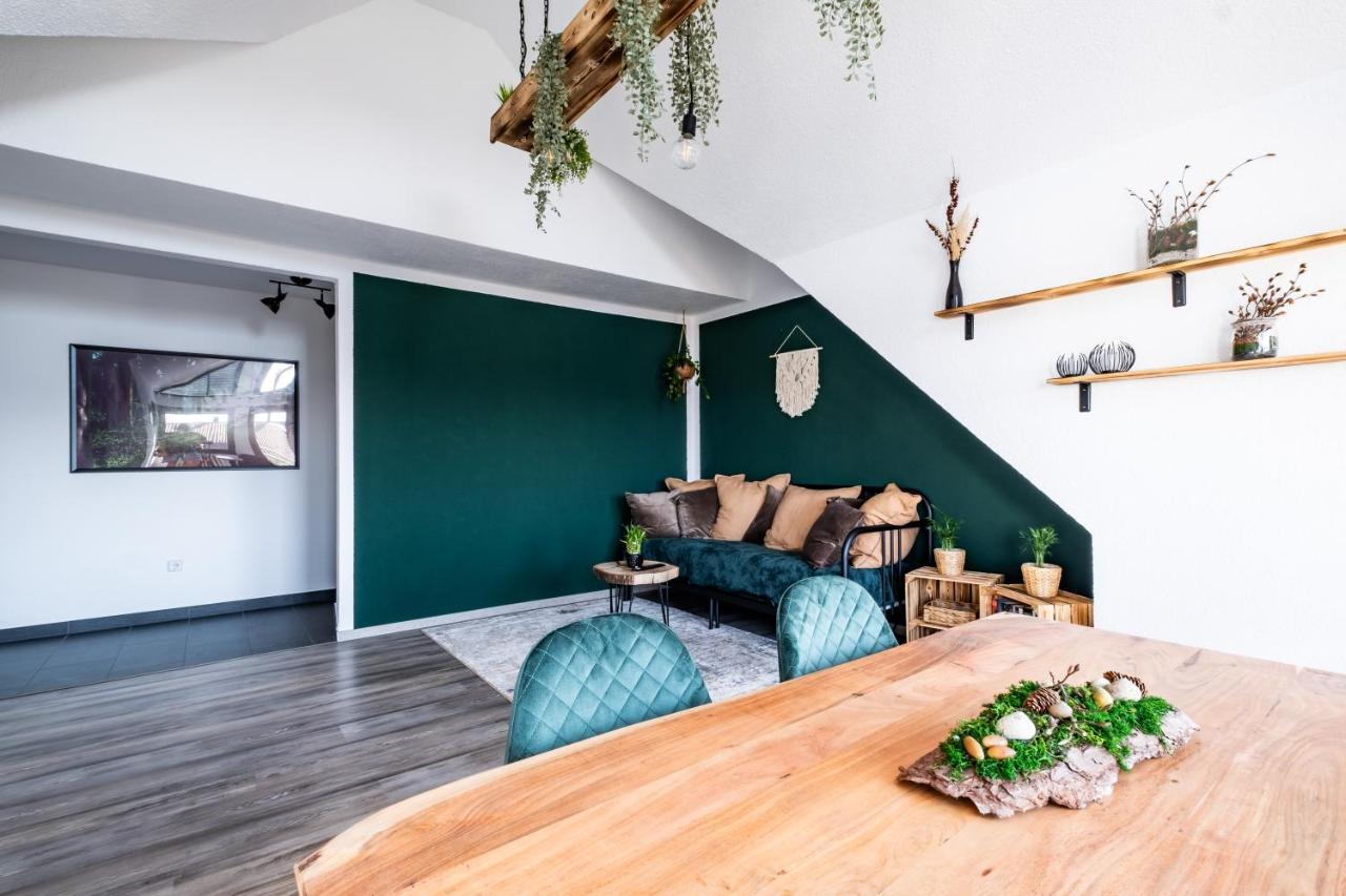 Nature Terminal Apartment - Unterwegs Zuhause Steinenbronn Exteriör bild