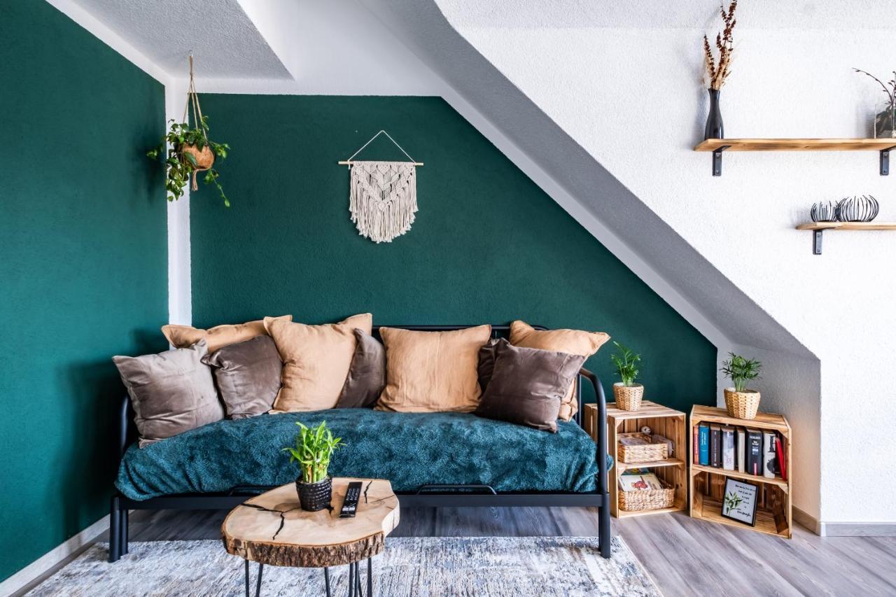 Nature Terminal Apartment - Unterwegs Zuhause Steinenbronn Exteriör bild