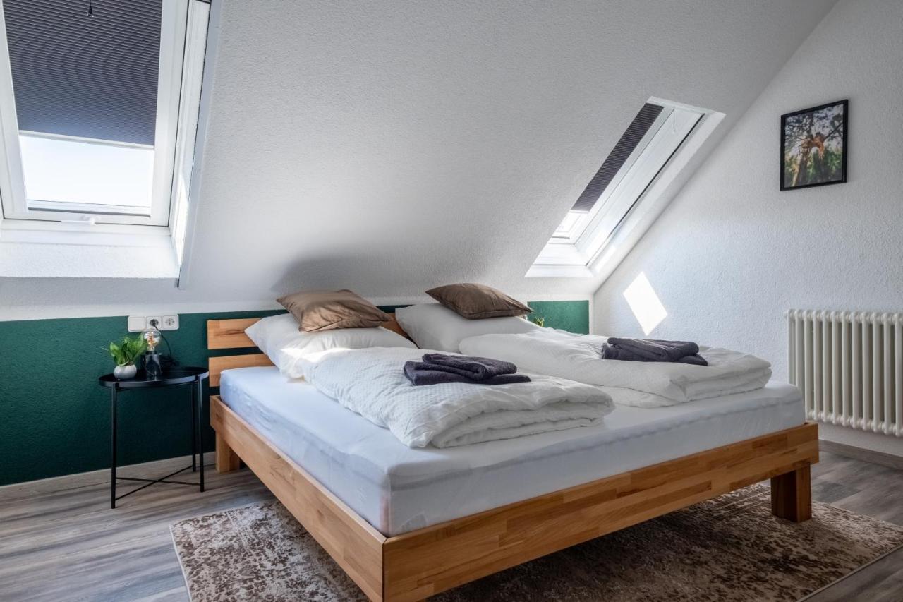 Nature Terminal Apartment - Unterwegs Zuhause Steinenbronn Exteriör bild